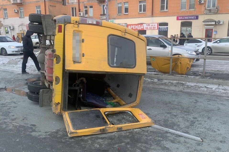    Прокуратура начала проверку ДТП с маршруткой в Новотроицке, в котором серьезно пострадали пассажиры