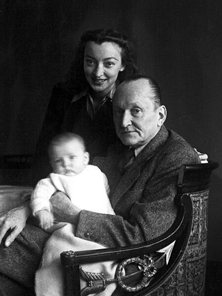 Лидия и Александр Вертинские с дочерью