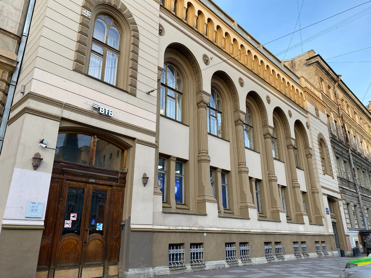 Открытая парадная на улице Чайковского, дом 32