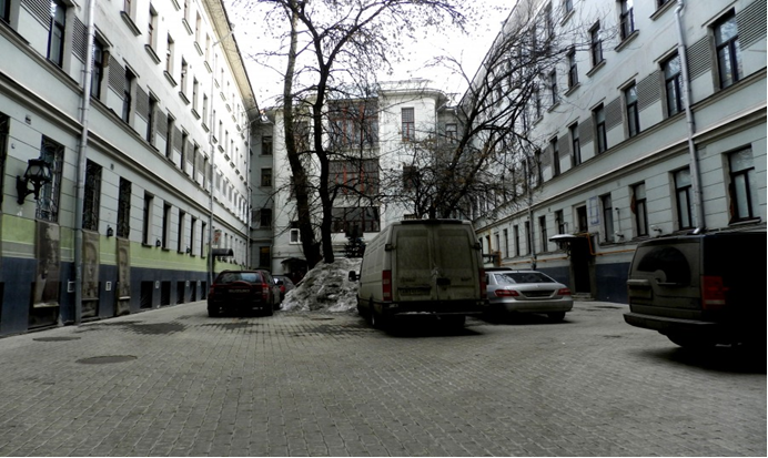 Внутренний двор дома Булгакова. Фото из свободного доступа. Яндекс.