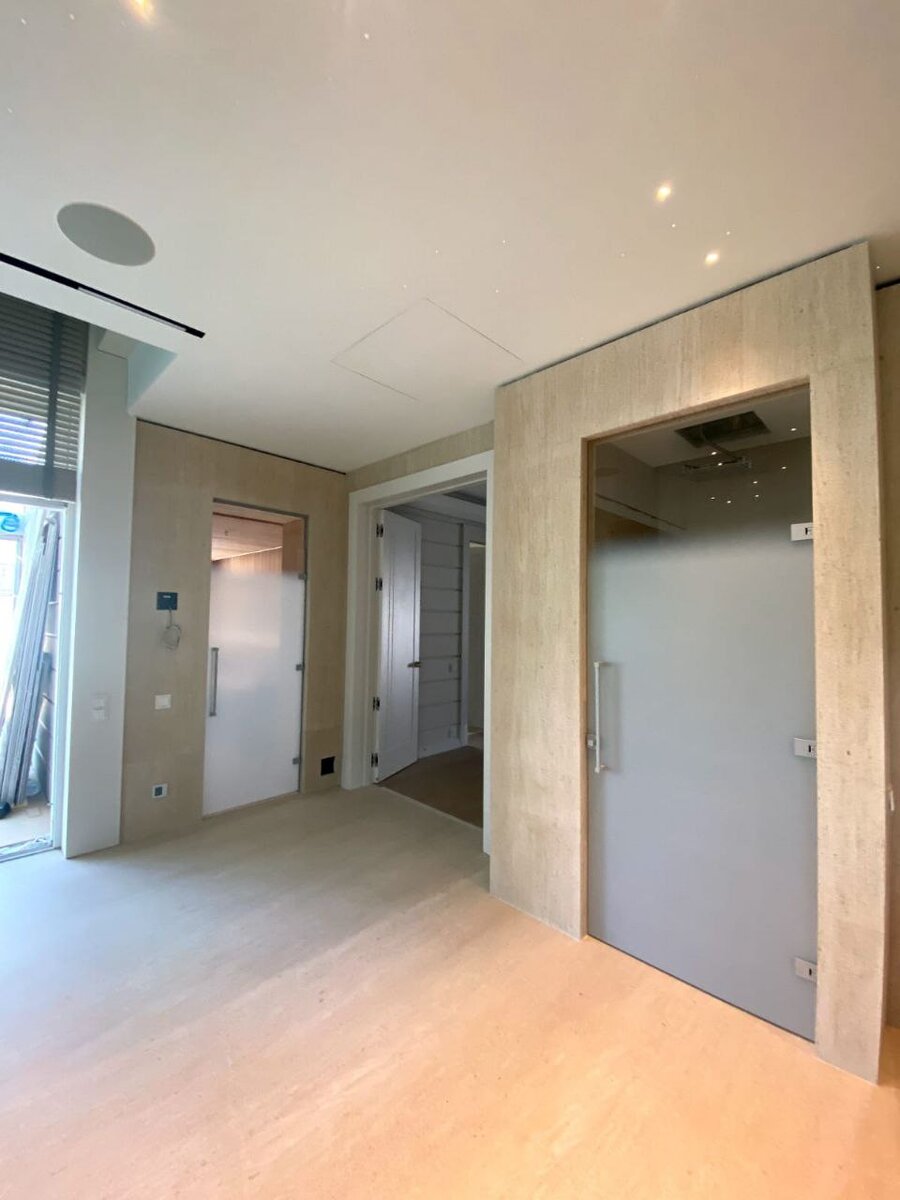 Выполнено на фурнитуре Vetro 