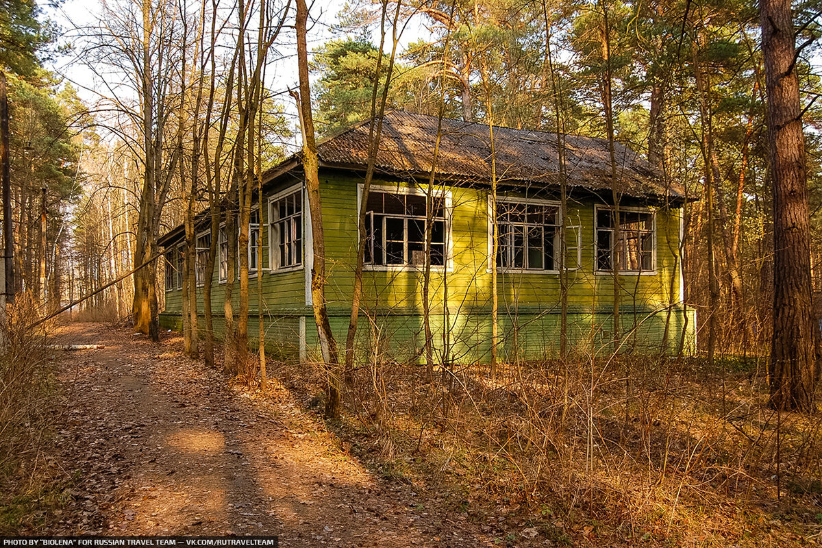 Пионерлагерь. Заброшенный лагерь Зоркий Красногорск. Пионерский лагерь «транспортник». Пионерский лагерь турист Дмитровский район. Пионерский лагерь «Балтиец», Ленинградская область.