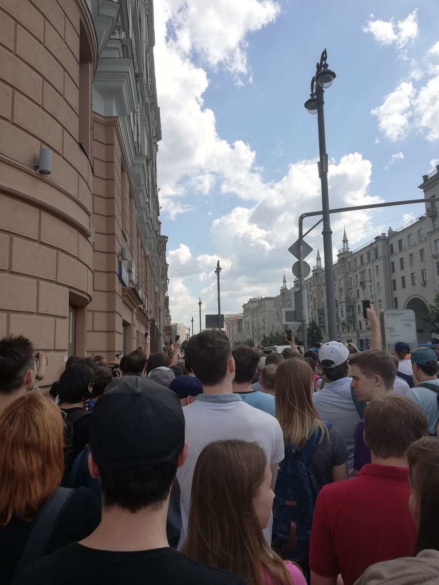 Протестующие