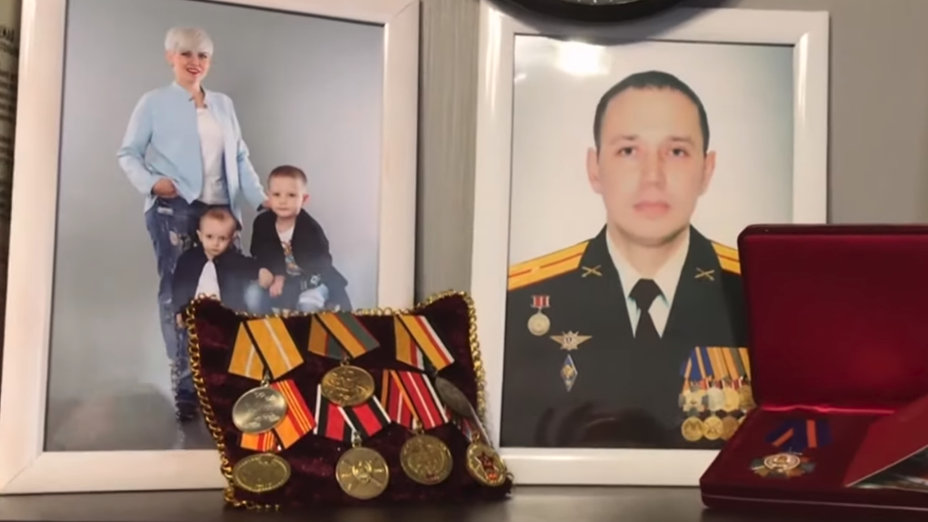 Семья погибшего в Сирии офицера Сергея Елина 
