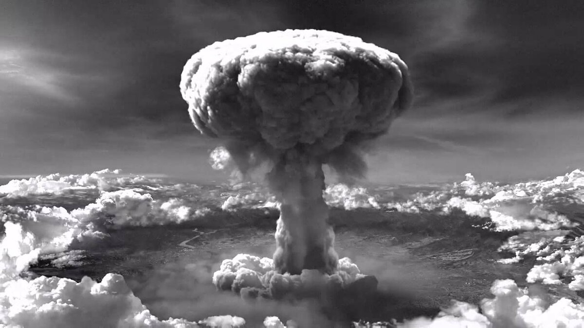Атомный взрыв в Хиросиме.