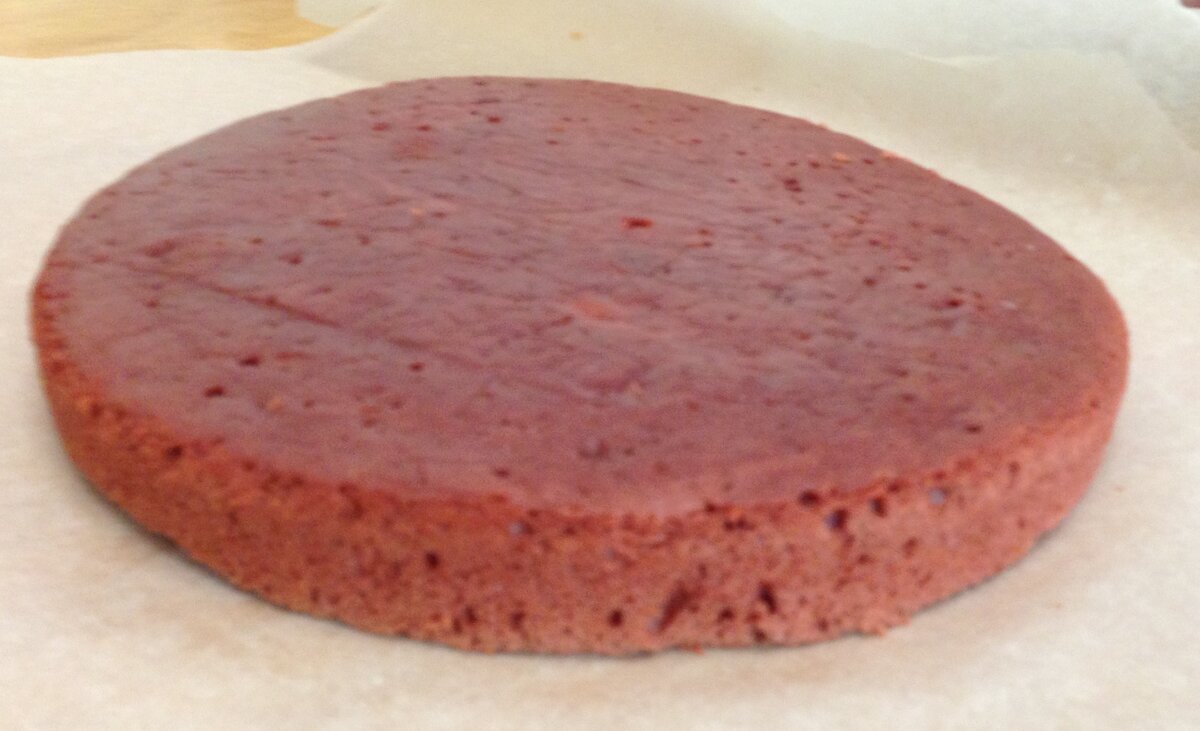 Влажная корочка на готовом бисквите