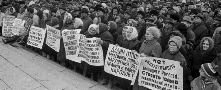 Разогретый народ  так просто не остановишь...  