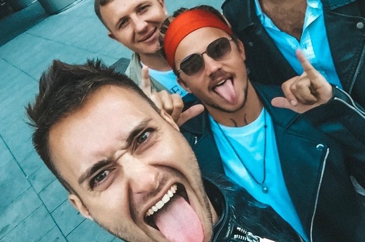  instagram.com/bezus88