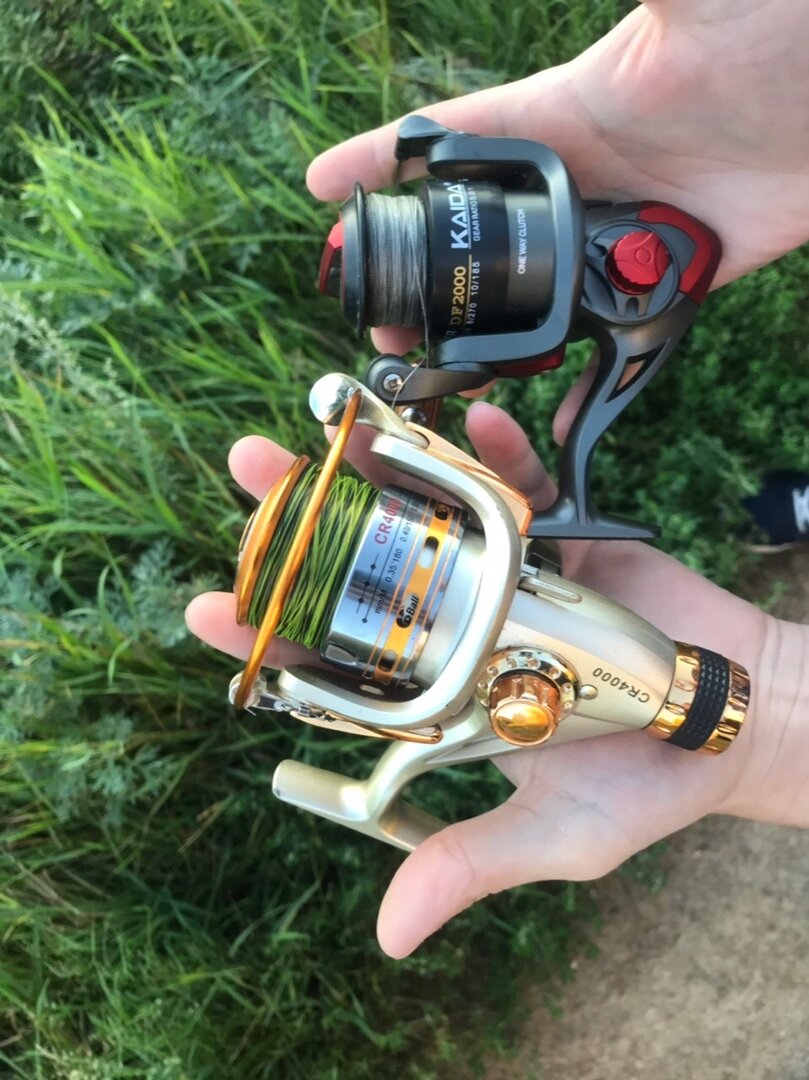 слева обычная леска, справа шнур бюджетный цены как видите вся краска смылась водой поэтому не стоит экономить на нем!