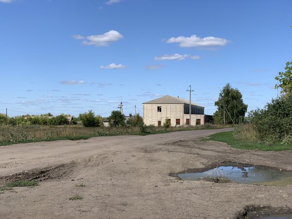 В деревне построили новую дорогу и вертолётную площадку. Расцвет русского села
