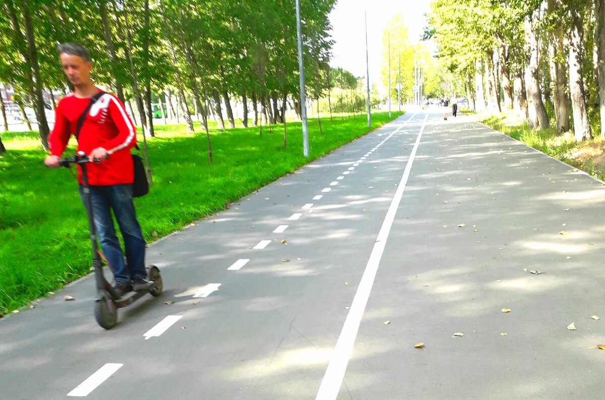 "Почему самокат называют самокатом?"- спросила я когда-то давно своего маленького сына. И тут же получила ответ:"Потому что сам взял!"