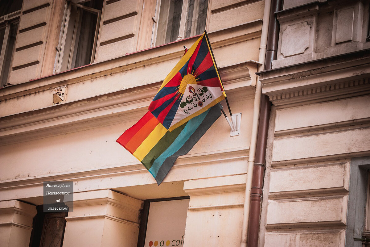 ЛГБТ, оголение на публике, митинги против фашизма: такую Прагу не рекламируют туроператоры