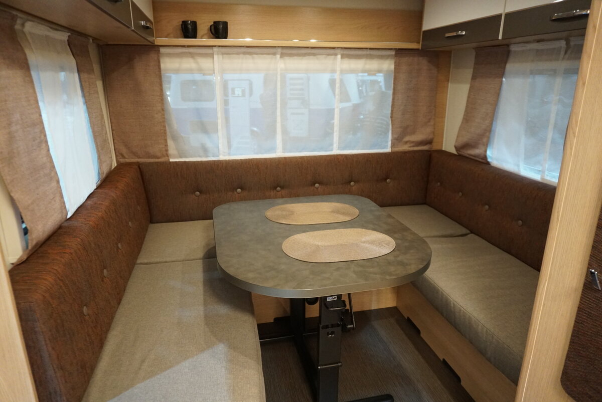 Гостиная Прицепа Eriba Living 555 XL