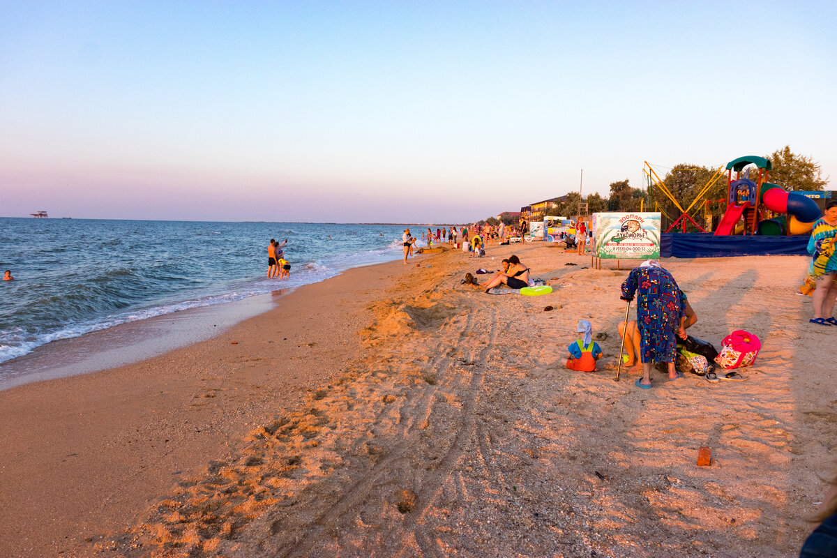 Пляж в Голубицкой. Азовское море. Минусы и плюсы