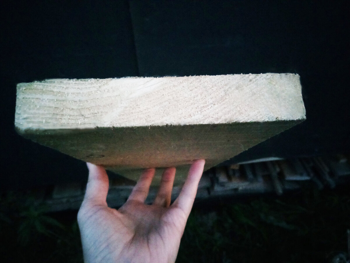 Обычная доска 150х25, "дюймовка", высушенная на улице под навесом.