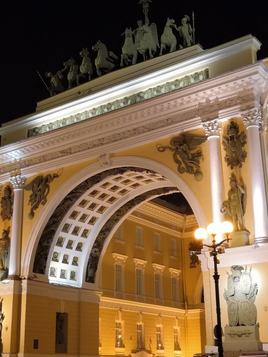 арка дворцовой площади в санкт петербурге