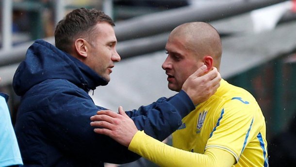 Андрей Шевченко и Ярослав Ракицкий вместе играли на домашнем Евро-2012, где Украина не смогла выйти из группы 