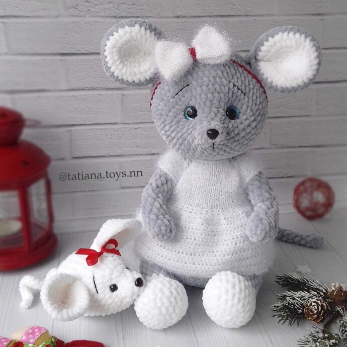 Автор  очаровательной мышки - Татьяна /фото из инета