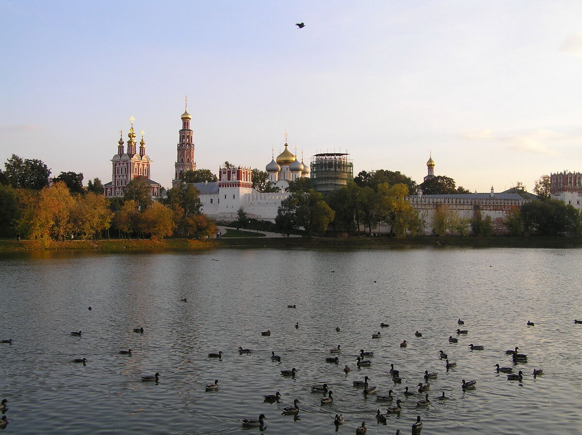 Новодевичий монастырь с Москва реки