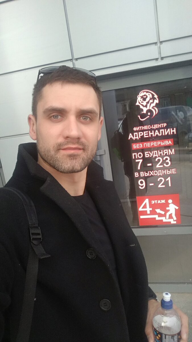 Давайте знакомиться! Я блогер IGOR BANKET. Снимаю свою жизнь на камеру и показываю её Вам! 
Приятного просмотра! Подписываетесь на наш канал и будет вам счастье.