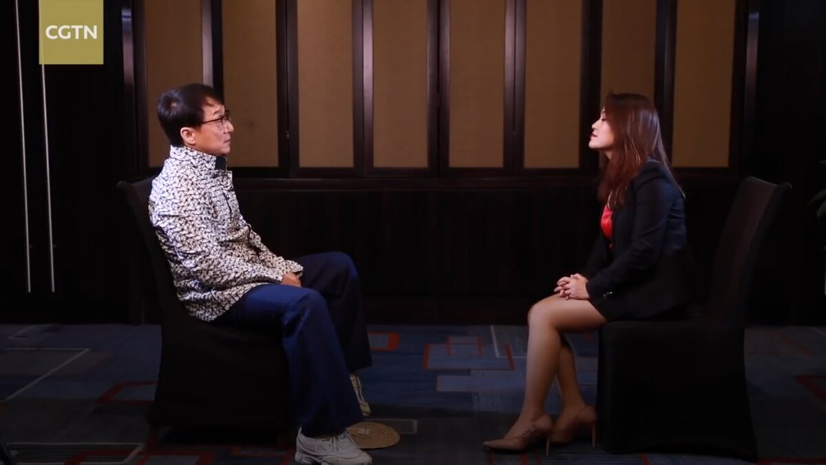 джеки чан на сцене. чана интервью.