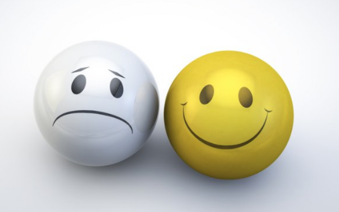 Оптимизм белый фон. Оптимизм и пессимизм в психологии. Улыбка человека. Веселый жизнерадостный человек. Оптимистичные картинки.