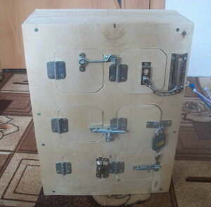 Вот такой развивающий стенд получился у меня