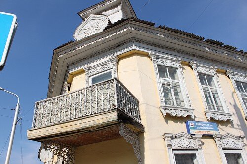 Изящный балкончик давно спилили