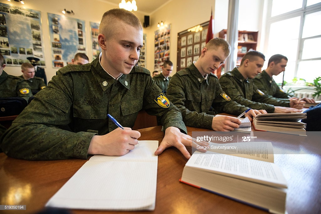 И обучают нужному. Военная Кафедра КУЗГТУ. РУДН Военная Кафедра. МГУПИ Военная Кафедра 2000. Военная Кафедра ТЫВГУ.