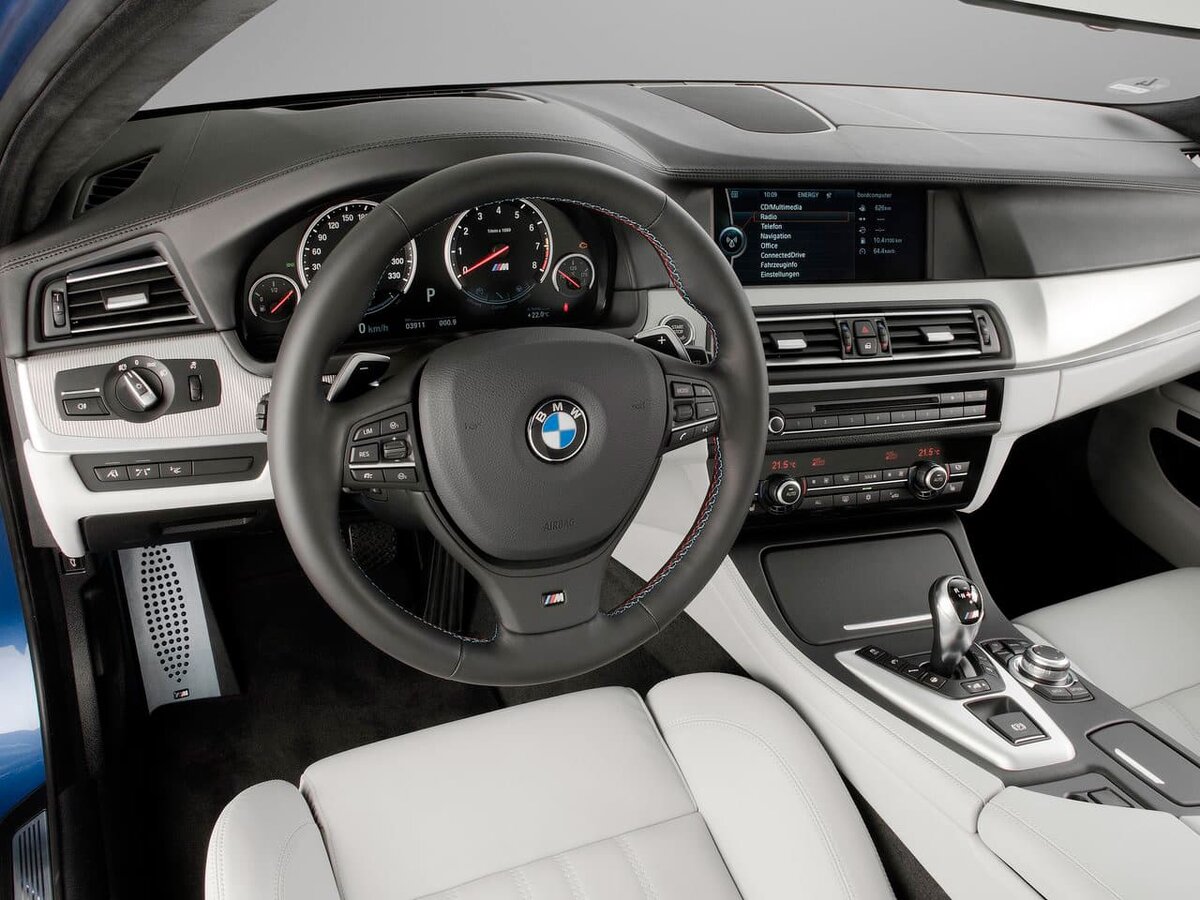 Салон BMW M5 F10