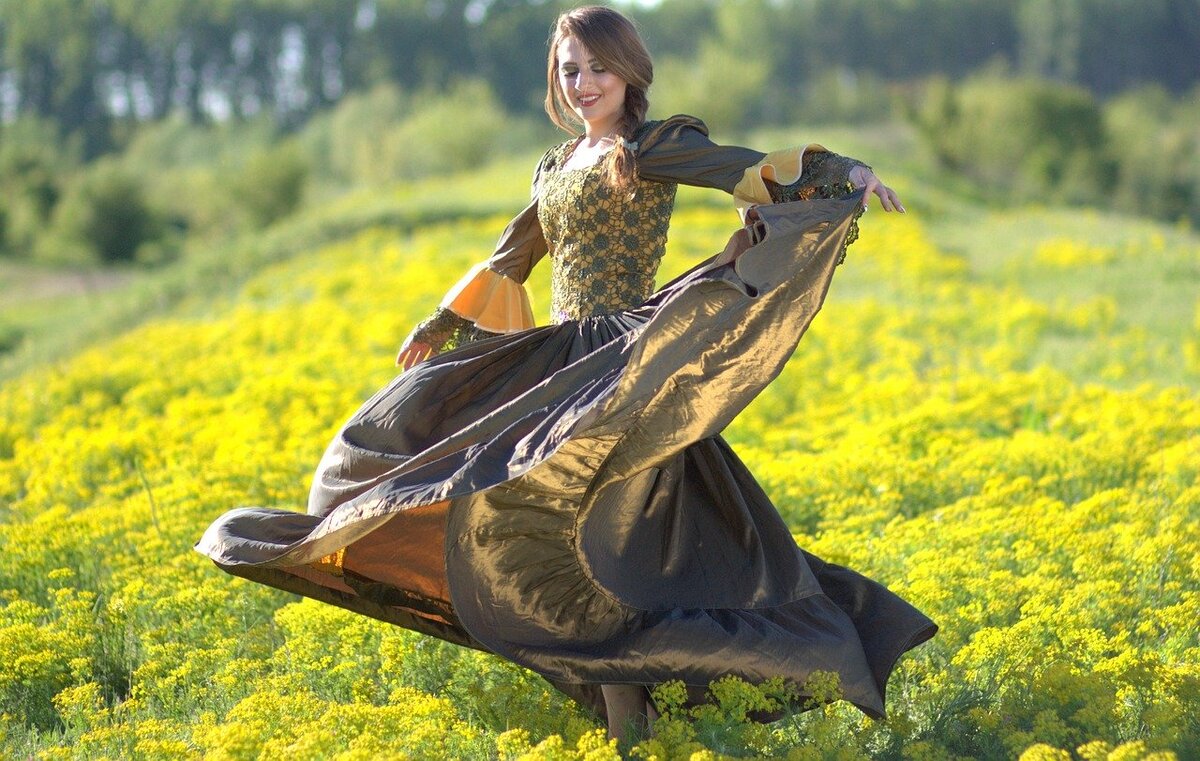 Пример наряда девушки того времени
