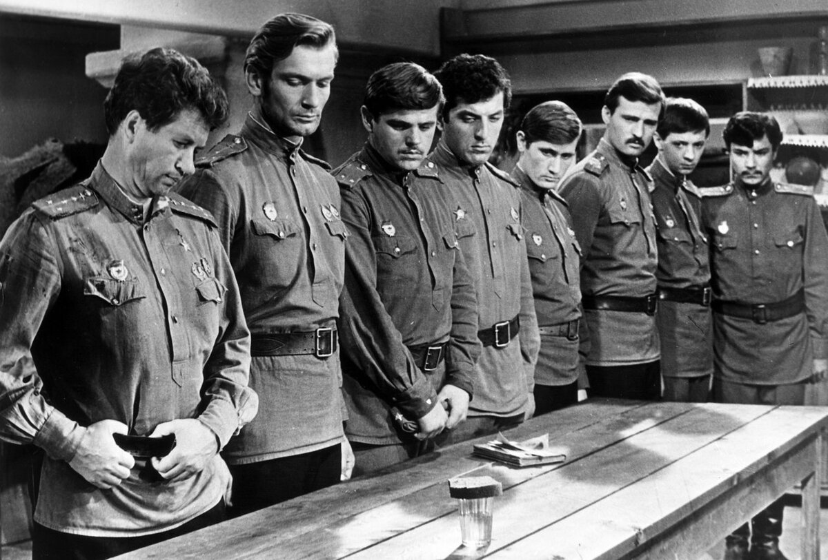 Кадр из фильма "В бой идут одни старики!"