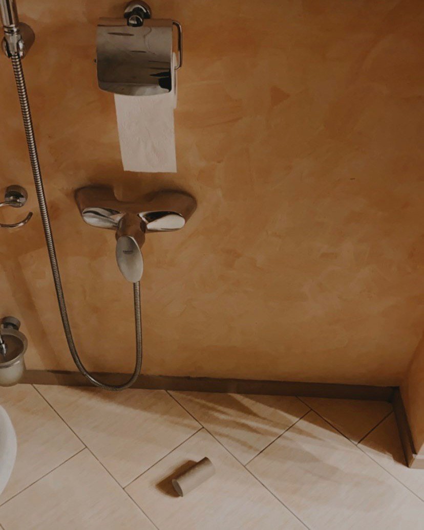 она так валялась 1.5 дня, пока я не подняла