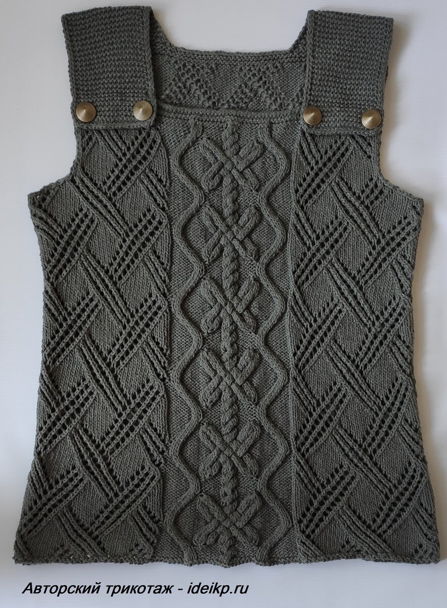 Вязаный топ в стиле милитари.