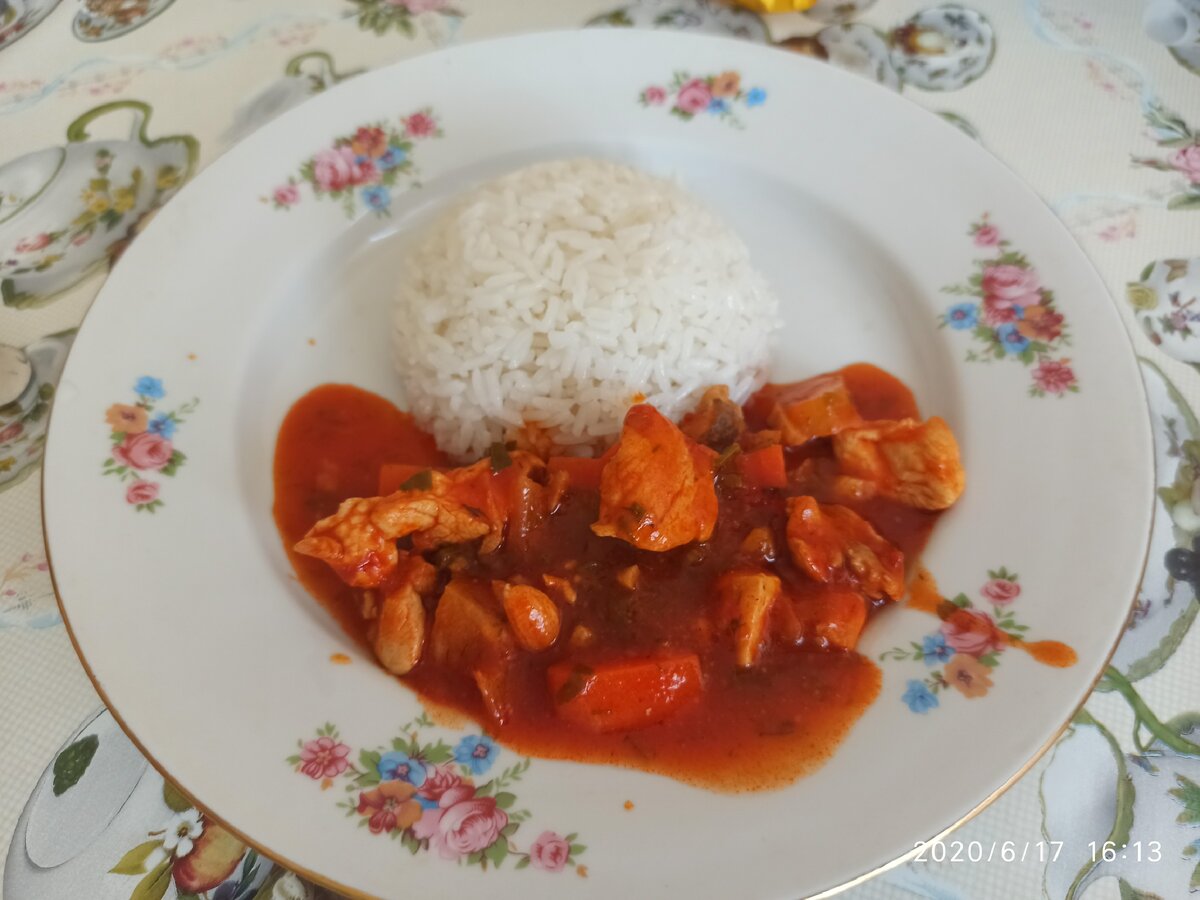 Курица с ананасом в кисло-сладком соусе по домашнему! 
