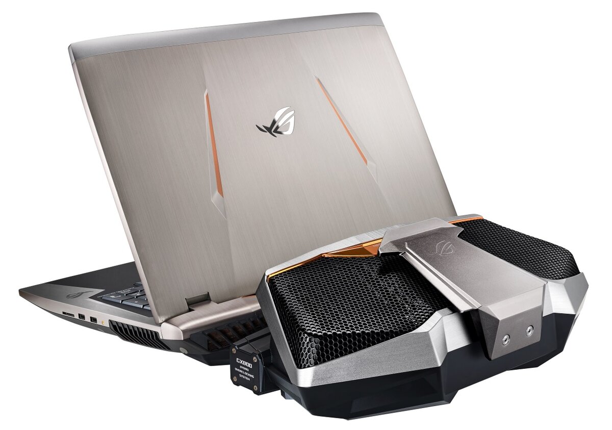  То, что топовые ноутбуки уже давно догнали по производительности ПК, давно не секрет: есть мощные мобильные процессоры с возможностью разгона, мобильные видеокарты от десктопных аналогов отличаются только частотой, ну и конечно же возможна установка пары GPU в SLI. Про десятки гигабайт ОЗУ и терабайты SSD и HDD говорить уже не приходится. Разумеется, такое мощное железо нужно серьезно охлаждать, и Asus решили эту проблему мастерски — задействовав гибридное водяное охлаждение.Да, в ноутбуке ROG GX800, оснащенном четырехядерным Core i7 вместе с парой GTX 1080, есть водяной контур. По умолчанию, если вы пользуетесь ноутбуком где-то в дороге (что, конечно, сомнительное удовольствие с учетом его веса под 5 кг), за охлаждение компонентов отвечают два вентилятора — тут ничего необычного. Но вот дома можно подключить ноутбук к специальной док-станции, внутри которой находится помпа и радиаторы. При фиксации ноутбука в доке трубки соединяются, и CPU и GPU ноутбука начинают охлаждаться уже не только воздухом, но и водой. 
Более того — такое охлаждение позволяет разогнать и процессор, и видеокарту, так что Asus сообщает о том, что итоговая производительность оказывается почти на 20% выше, чем у «обычного» ПК с двумя GTX 1080 в SLI без разгона. Разумеется, это решение крайне нишевое и скорее всего является просто демонстрацией возможностей Asus — с учетом веса и автономности от силы в пару часов вряд ли кто-то будет постоянно брать ноутбук с собой, а для максимальной производительности нужен «нетранспортабельный» док, который привязывает вас к одному месту. Ну а с учетом стоимости как не у самой плохой иномарки (450 000 рублей), думаю, большинство людей решит собрать ПК, который с такой же производительностью будет стоить минимум вдвое дешевле.