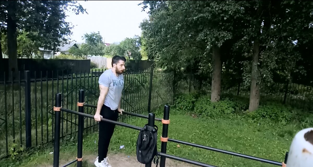 У какой трицепс)