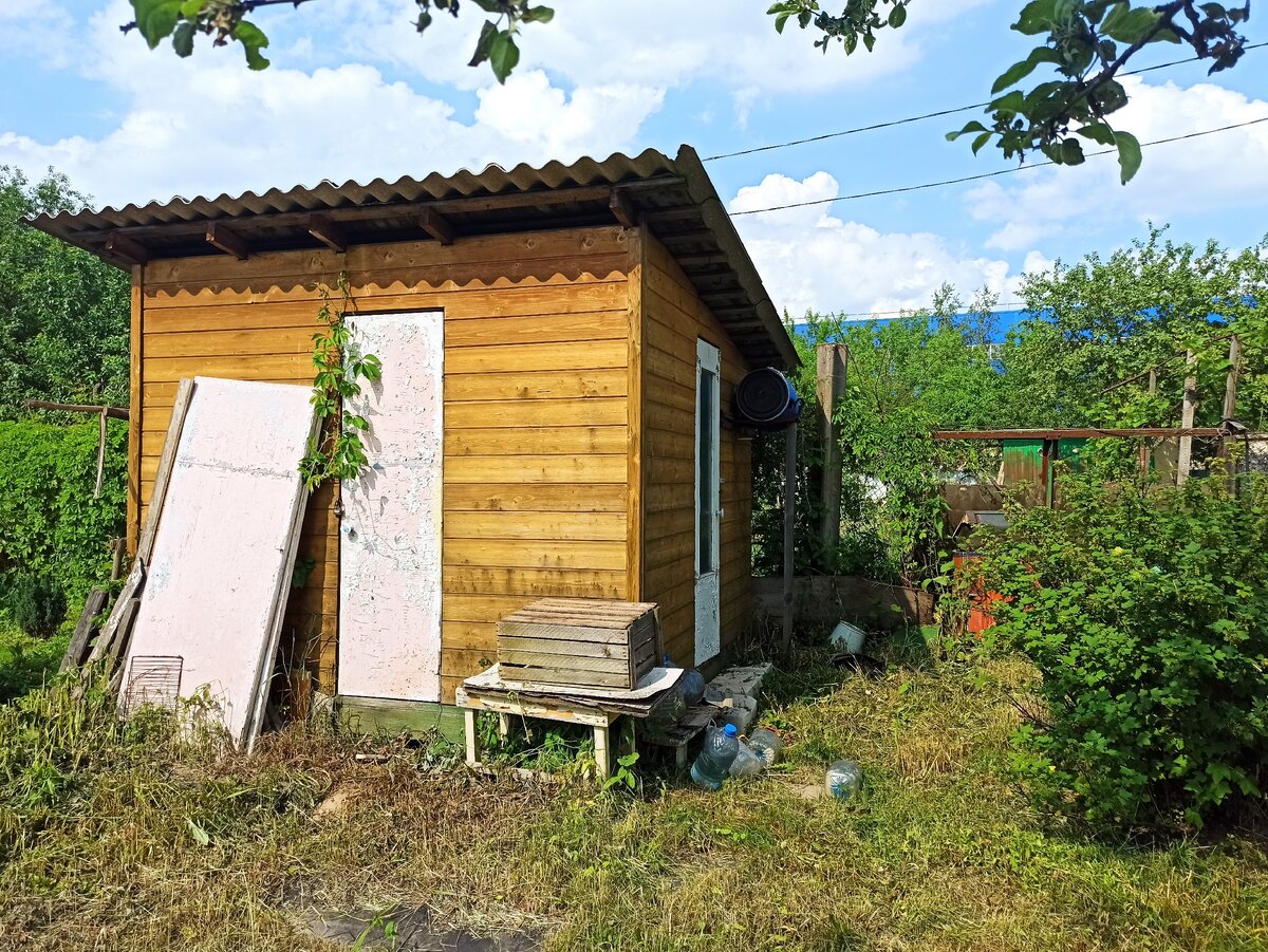 Фото автора. Дачная хозпостройка