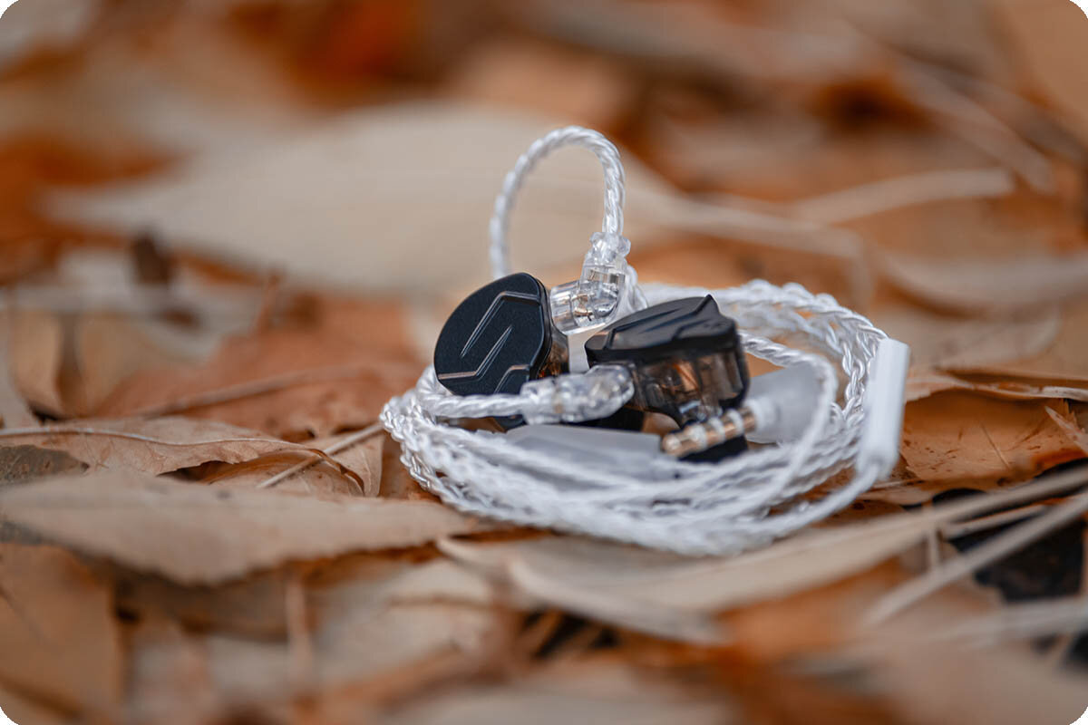 Кабель у KZ Acoustics ZSN Pro X съёмный, разъём - 3.5 мм, длина около 1.20 м