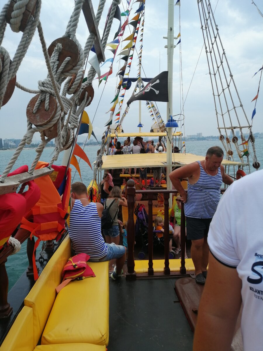 Пиратский корабль изнутри