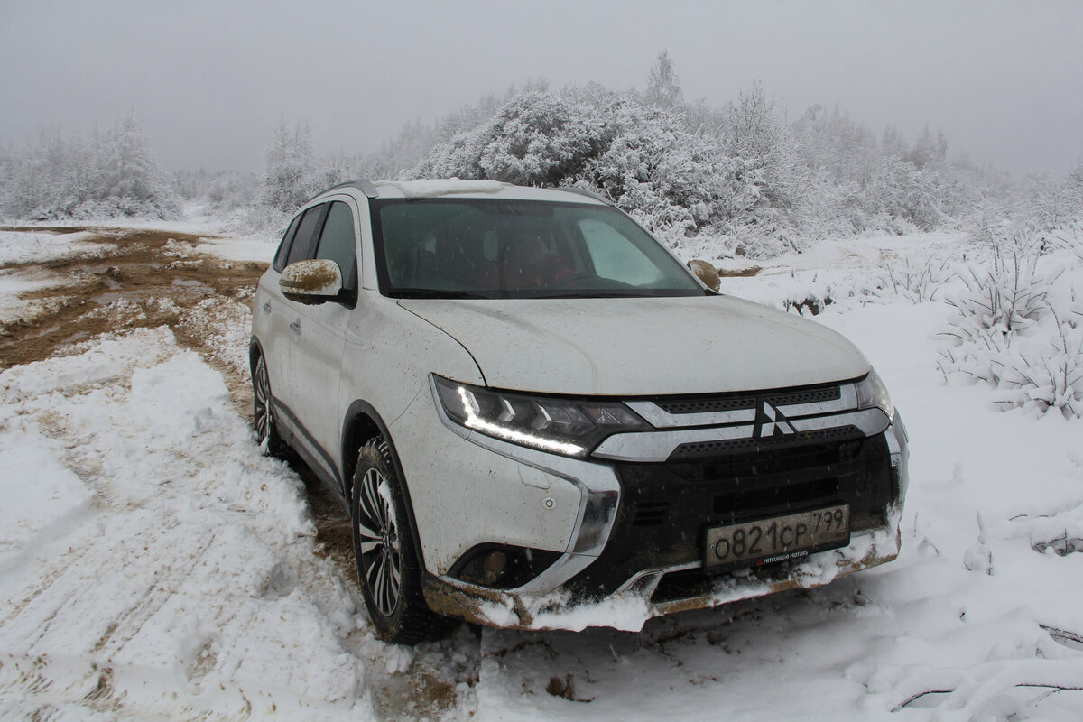 Mitsubishi Outlander против Chery Exeed TLX: сторожил жив? | AUTOMPS | Дзен