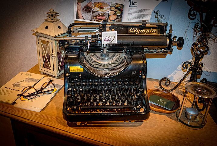 Как прошел экватор писательского эксперимента и что показали тени при гадании