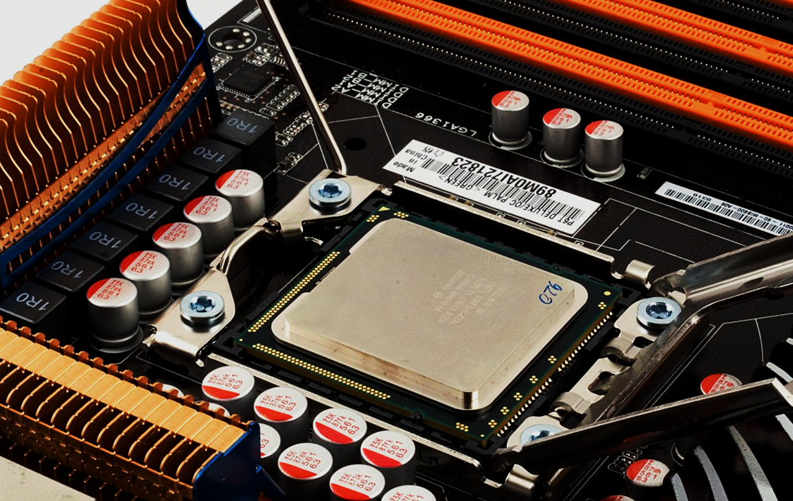 Монтаж материнской платы. Материнские платы на сокет lga1366 p6t. Z690 сокет. Процессор для материнки гигабайт. Материнская плата Gigabyte h610i ddr4.