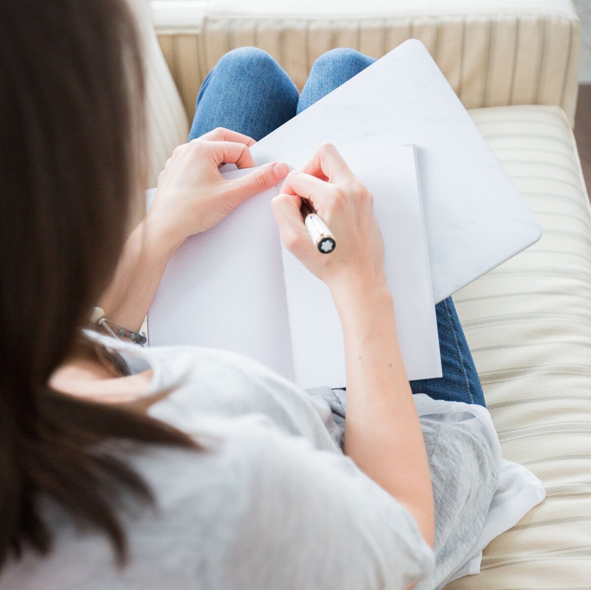 Видеоурок по заданию 8: обобщим знания, вспомним все нюансы и исключения, а потом потренируемся 