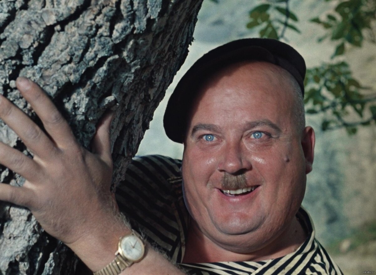 Насколько мне известно, существует три памятника легендарному трио. В Перми, в Хабаровске и в Ереване. Думаю, кто такие Трус, Балбес и Бывалый вам не надо объяснять.-2