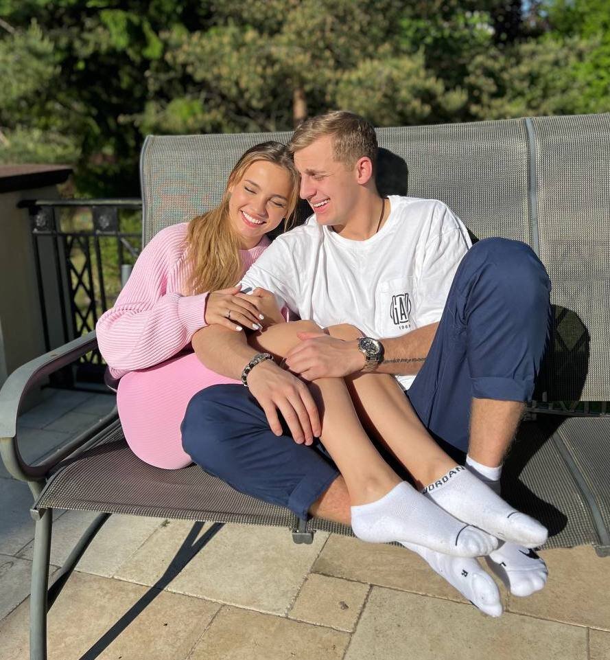 Саша Стоун и Валя Карнавал