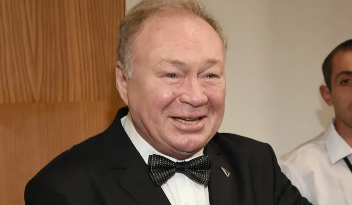 Родная сестра отказалась от фамилии звезды "Улиц разбитых фонарей" и затаила обиду.