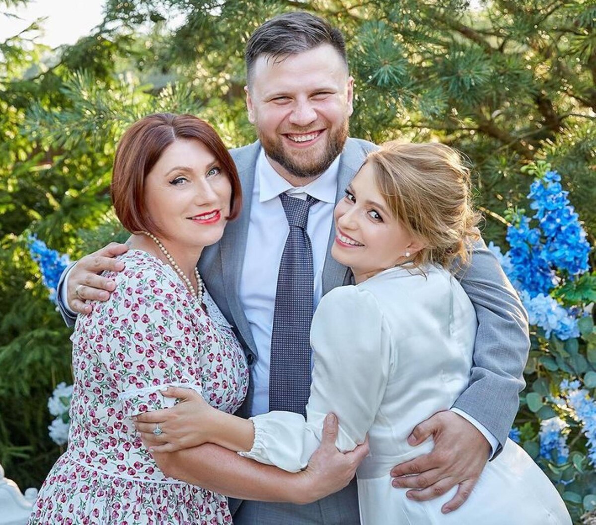    Роза Сябитова с зятем и дочерьюСоцсети Розы Сябитовой