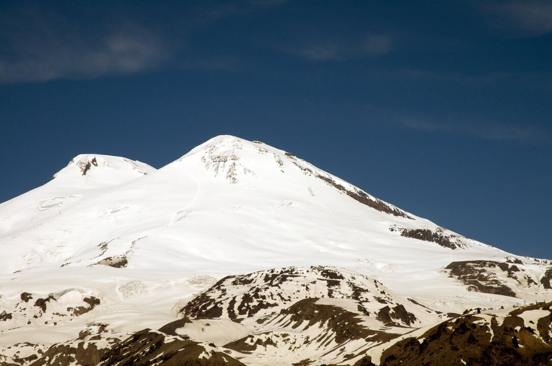Эльбрус, канатная дорога, кафе в горах   -> листайте галерею