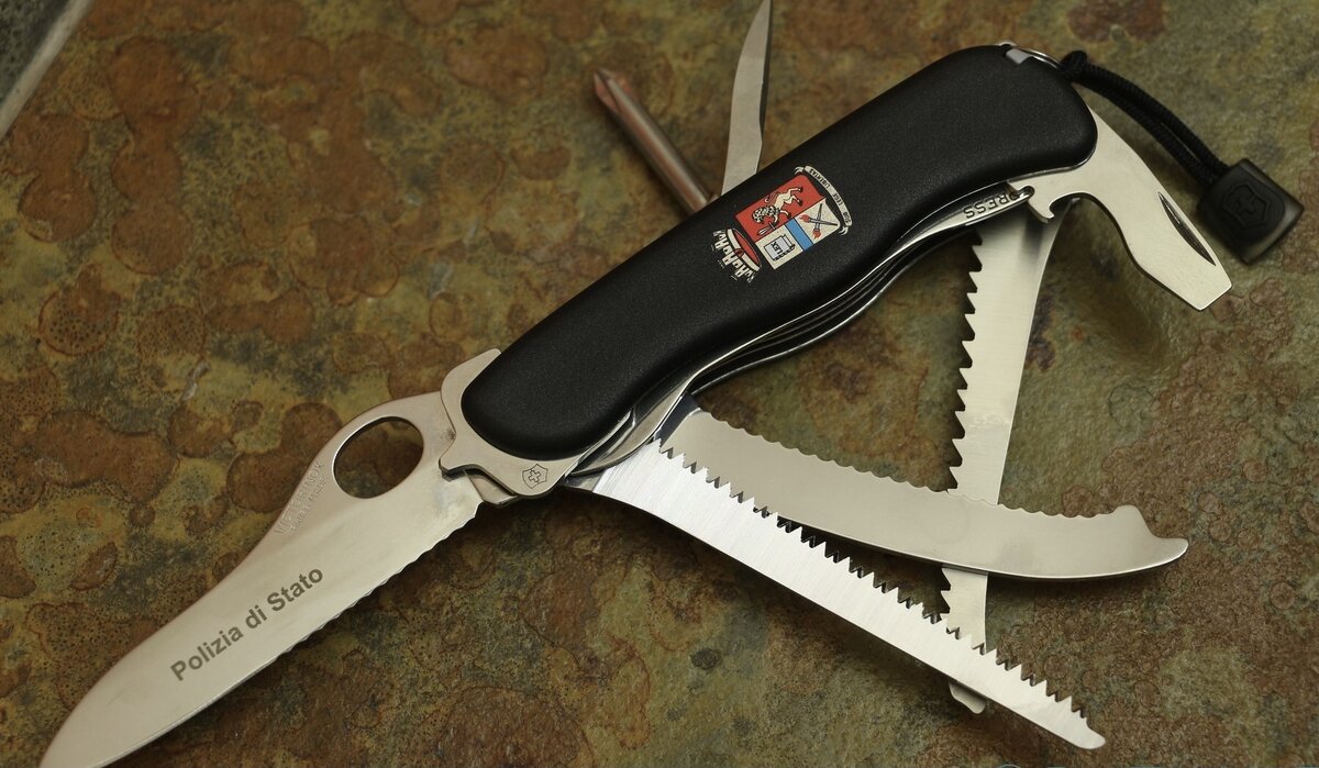 Швейцарский нож для полиции Италии на базе Victorinox Rescue Tools 